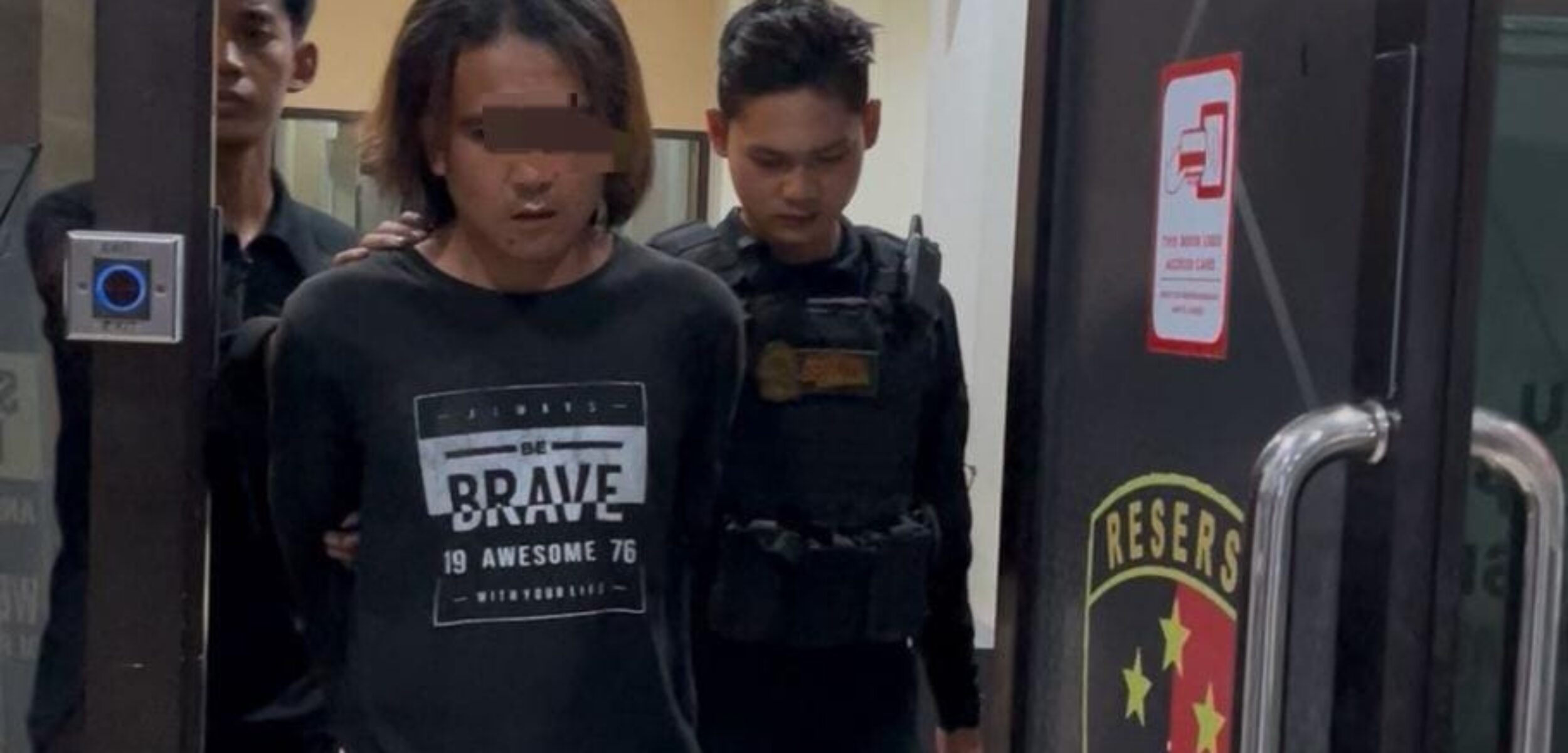 Polres Gresik mengamankan pelaku penusukan di SPBU Bunder. (Humas Polres Gresik)