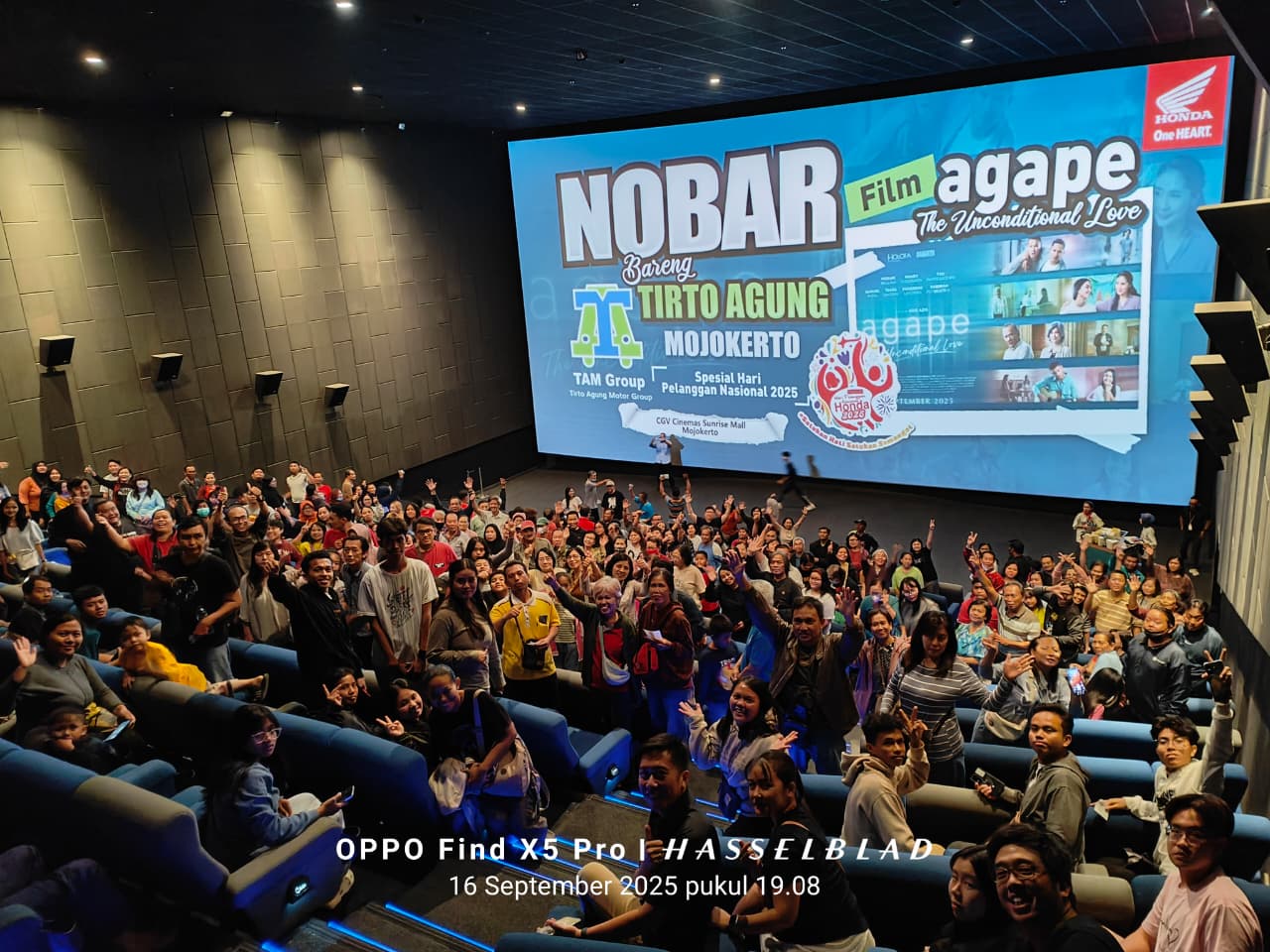 WhatsApp Image 2025 09 17 at 8.45.26 AM 1 Tirto Agung Motor (TAM) Group mengadakan acara nonton bareng (nobar) film Agape bersama karyawan dan konsumen setia. (Redaksi Kabar Terdepan)