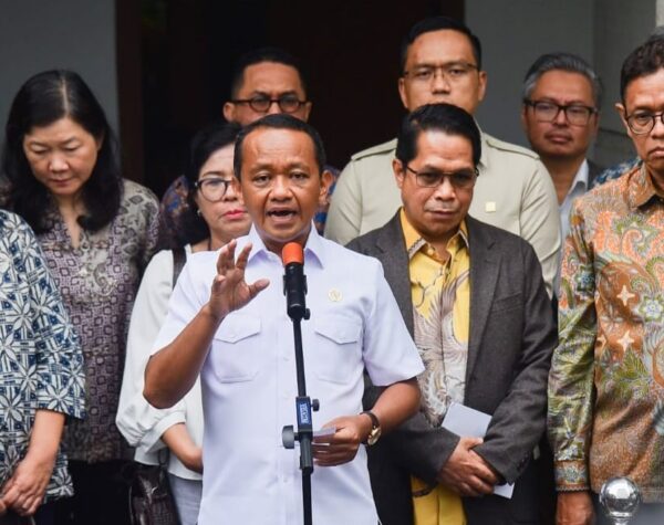 Jual Base Fuel, Pertamina Khianati Amanat Hilirisasi Migas Untuk Tidak Jual Produk Mentah?