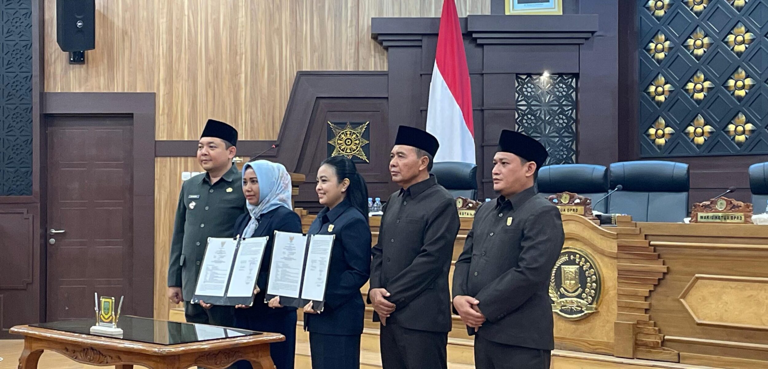 Rapat Paripurna DPRD Kota Mojokerto Tetapkan KUA-PPAS 2026 dan 7 Raperda