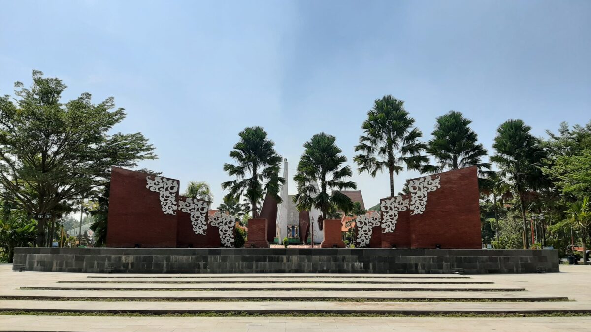 alun alun kota mojokerto 1 Ciri Khas Kota Mojokerto