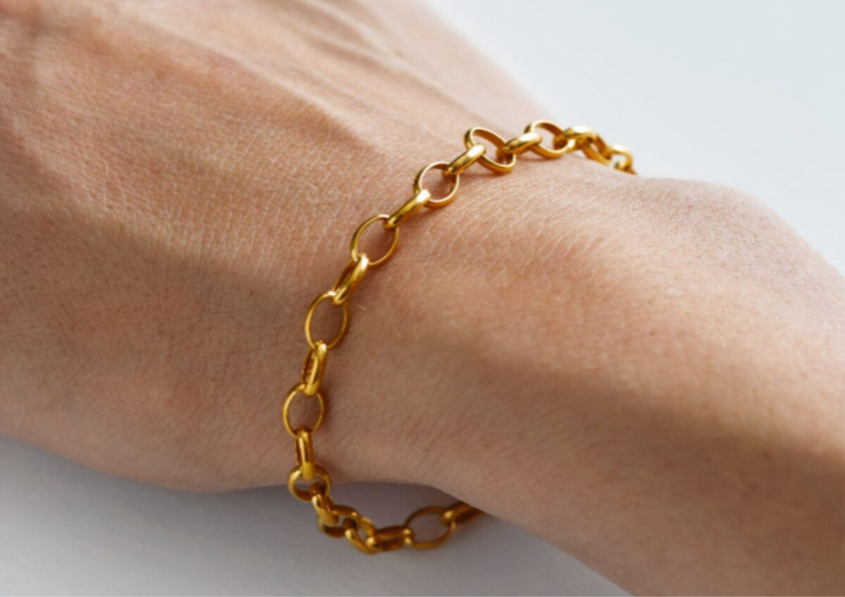 Ilustrasi gelang emas. (Freepik)