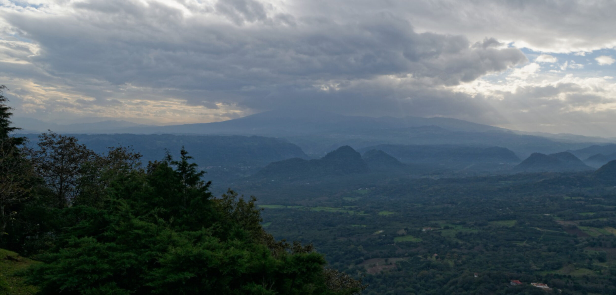 cuaca Kota Malang berawan.