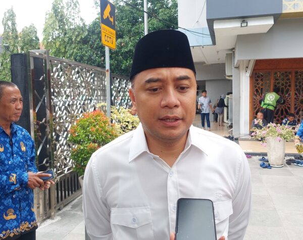 Wali Kota Surabaya Eri Cahyadi tegaskan Pemkot Surabaya akan mendata semua ponpes sebagai langkah mitigasi bencana. (Husni Habib/Kabarterdepan.com)