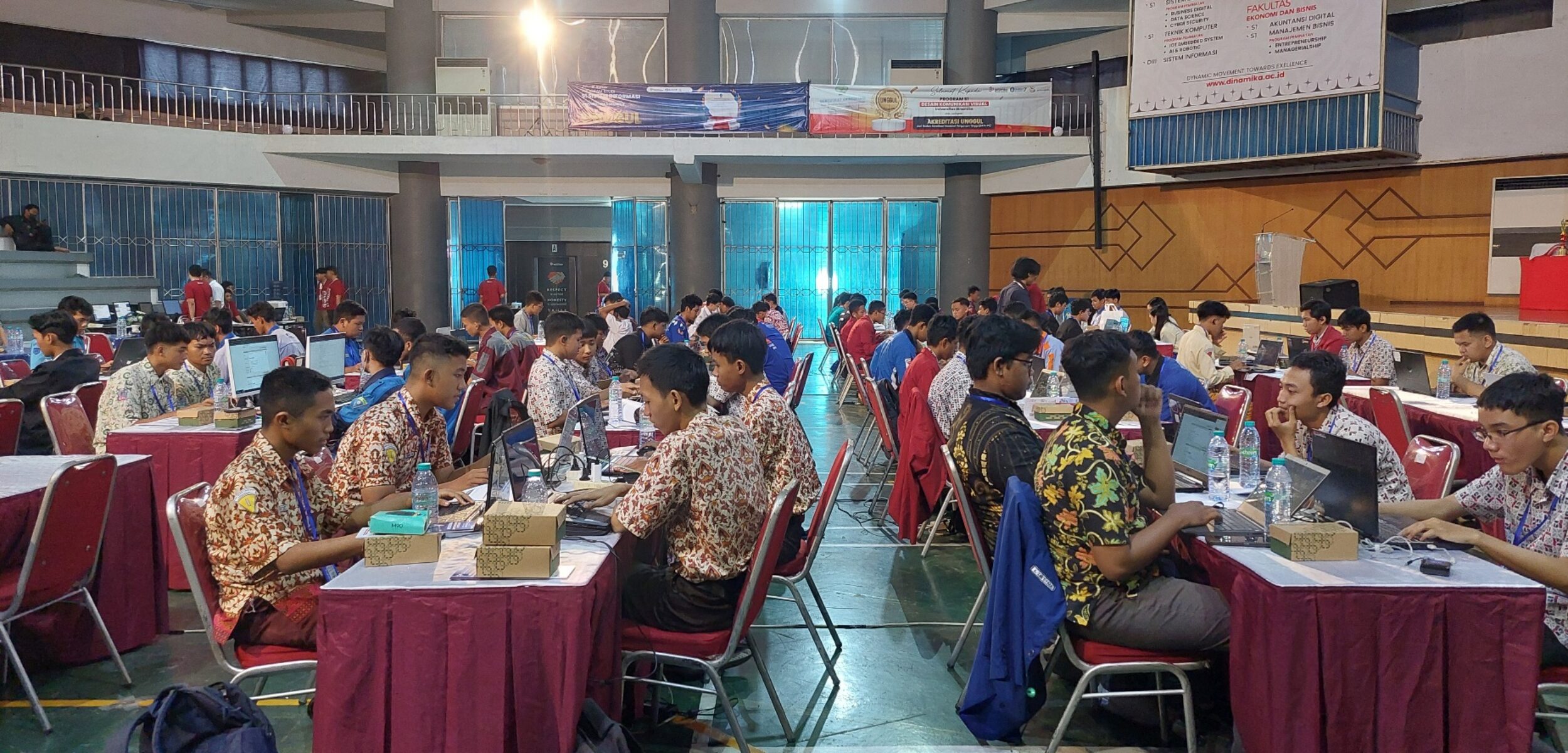 Fitcom 3.0 Undika Surabaya: Ajang Inovasi Teknologi IoT, Coding, dan Cyber Security untuk Pelajar