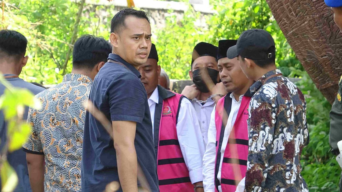 DSC00241 11zon 1 Potret sidang pemeriksaan majelis hakim Tipikor di kapal TBM Kota Mojokerto bersama para terdakwa. (Dila / Kabarterdepan.com)
