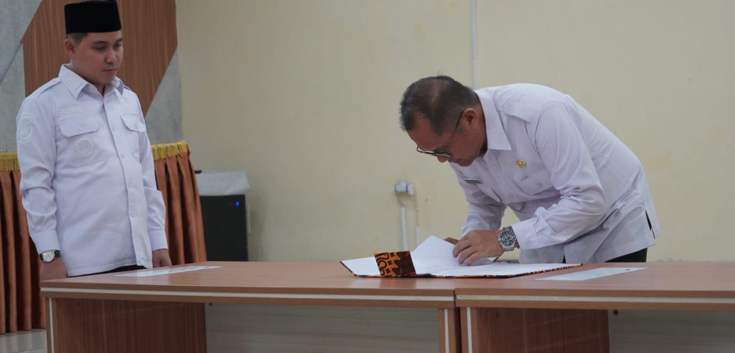 Bupati Mojokerto Muhammad Albarra memimpin kegiatan Penandatanganan Perjanjian Kinerja Perubahan Kepala Perangkat Daerah Tahun 2025. (Kominfo Kab Mojokerto)