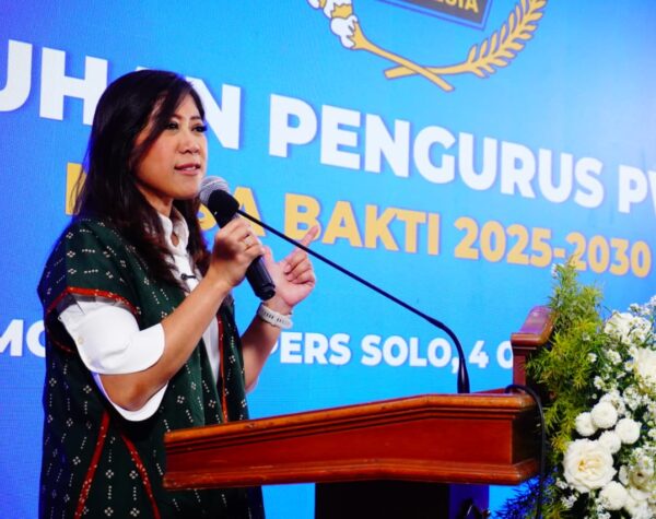 Menkomdigi Meutya Hafid saat memberikan sambutan dalam Pengukuhan Pengurus PWI Pusat masa bakti 2025 - 2030 (Tim Komunikasi PWI Surakarta)