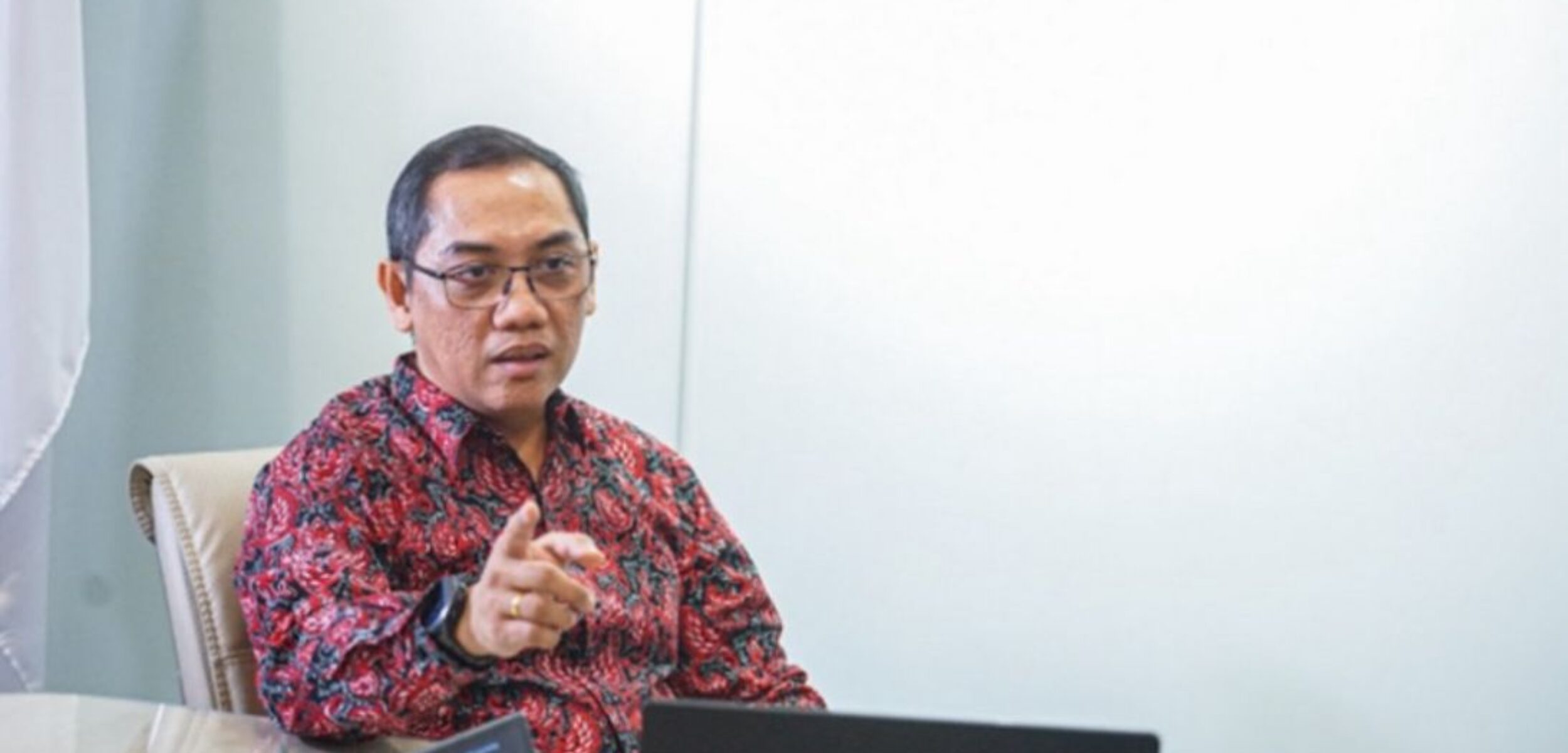 Direktur Jenderal Pengawasan Ruang Digital, Alexander Sabar mencabut pembekuan TikTok di Indonesia, Sabtu (4/10/2025) (Foto: Dok. Kemkomdigi)