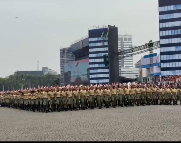 116 Siswa SMKN 15 Bekasi Ikuti Defile HUT ke-80 TNI Bersama Presiden Prabowo