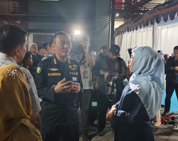 Gubernur Khofifah: Tim DVI Polda Jatim Bekerja 24 Jam Identifikasi Korban Ponpes Al Khoziny