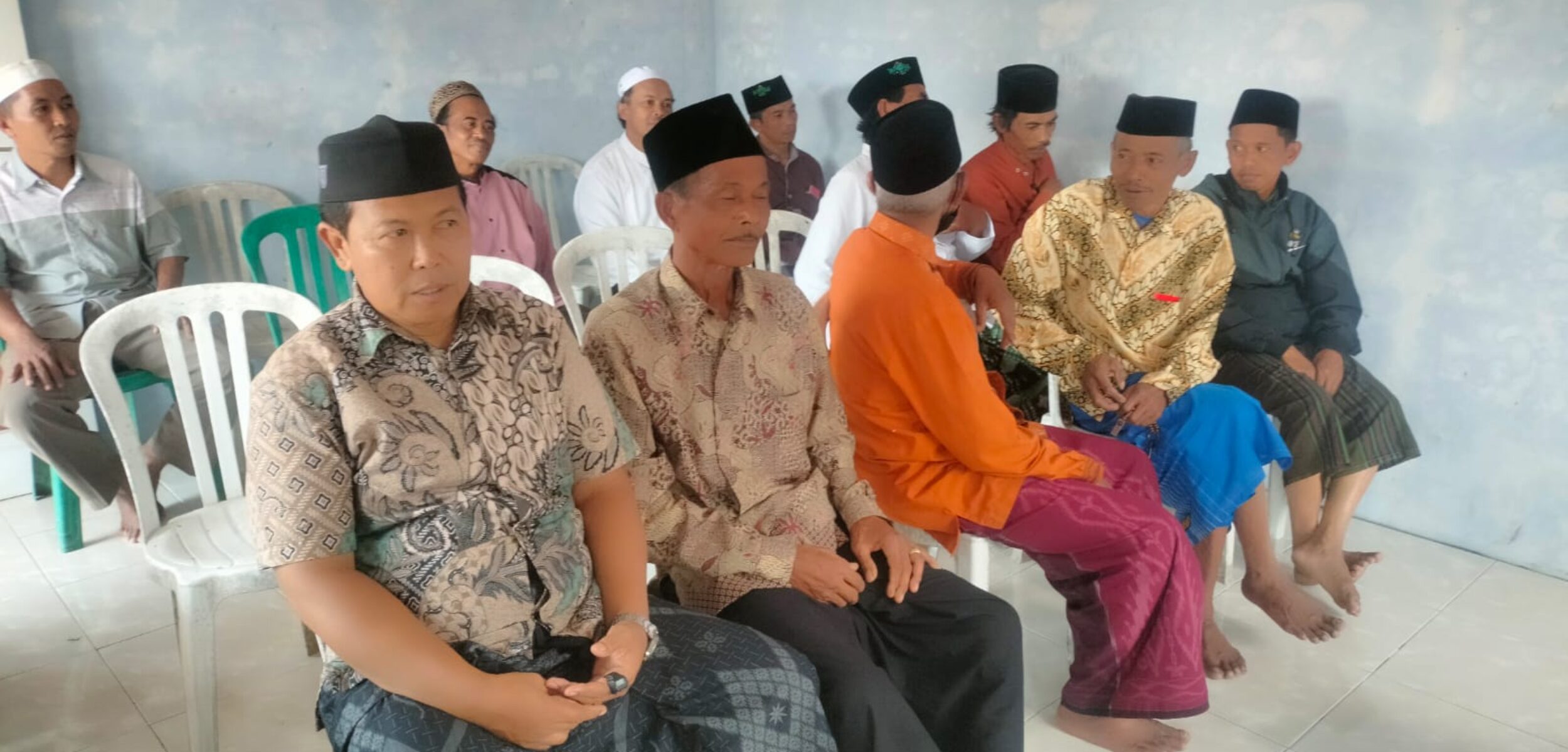 Potret penyaluran insentif guru ngaji di Jember. (LN / Kabarterdepan.com)