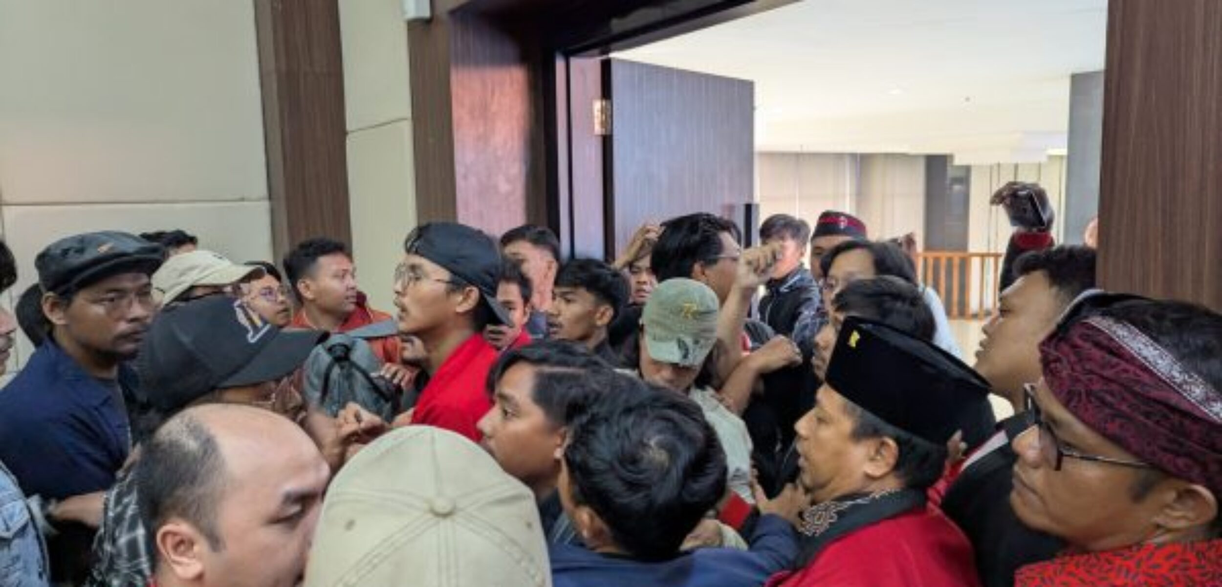 Konfercab PA GMNI Kota Bekasi Ricuh, Sesama Kader Terlibat Bentrok