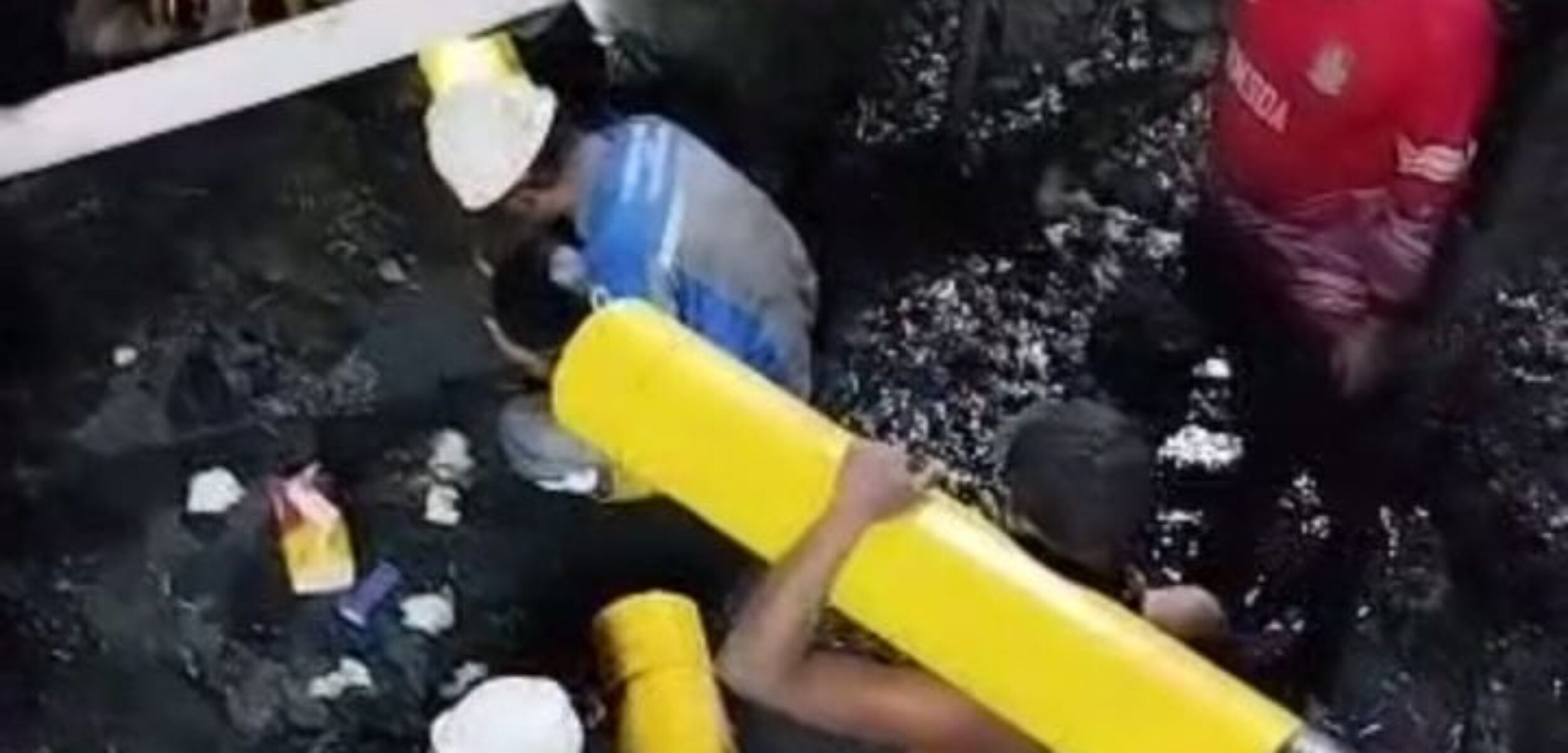 Pipa gas milik PT Sinergi Patriot mengalami kebocoran di jembatan Rawa Lumbu. (Yanso/kabarterdepan.com) 