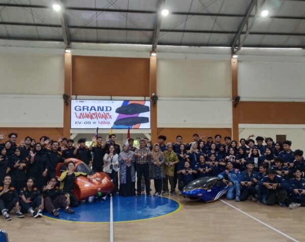 Launching kendaraan EVOS dan OSCAR karya mahasiswa FTMM Unair. (Husni Habib /Kabarterdepan.com)