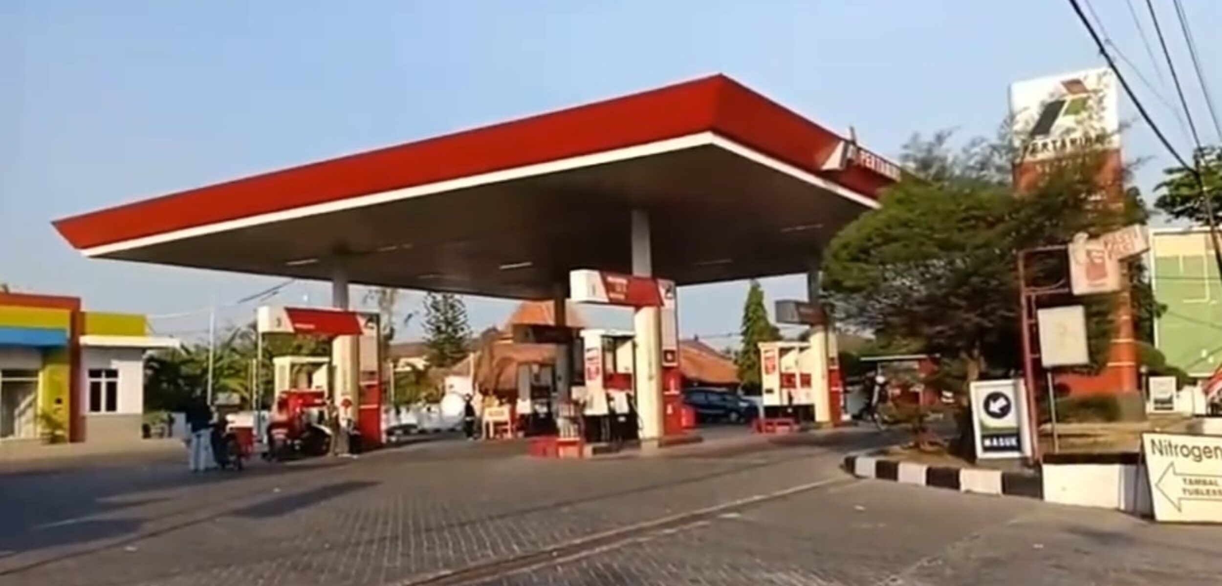 Lokasi petugas SPBU di Sampang yang terluka akibat sabetan celurit. (Fais/kabarterdepan.com)