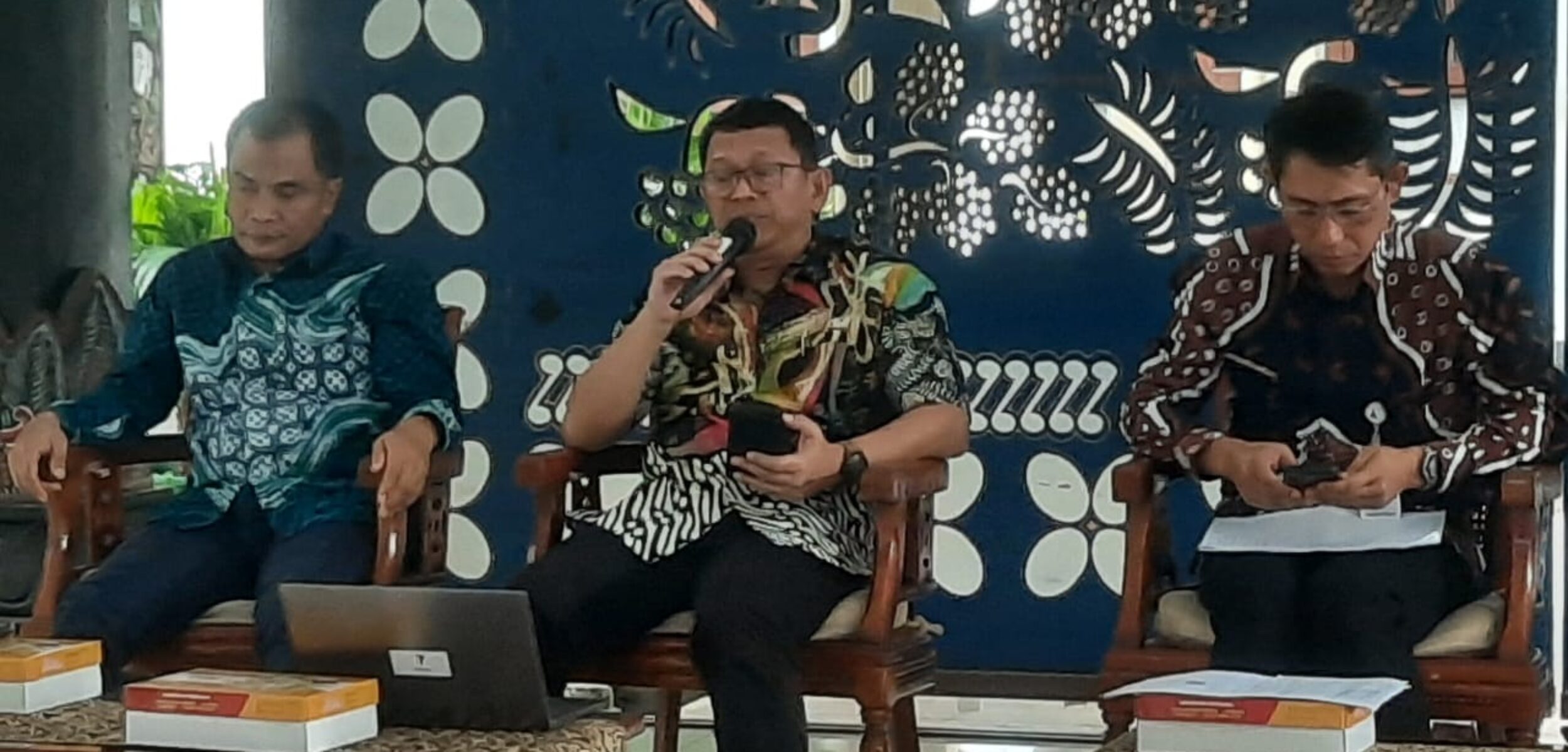 IMG 20251020 WA0163 1 Kepala BKPP Sleman Wildan Solichin saat mengenalkan Sembada Corpu dalam jumpa pers di Rumah Dinas Bupati Sleman, Senin (20/10/2025). (Hadid Husaini/kabarterdepan.com)