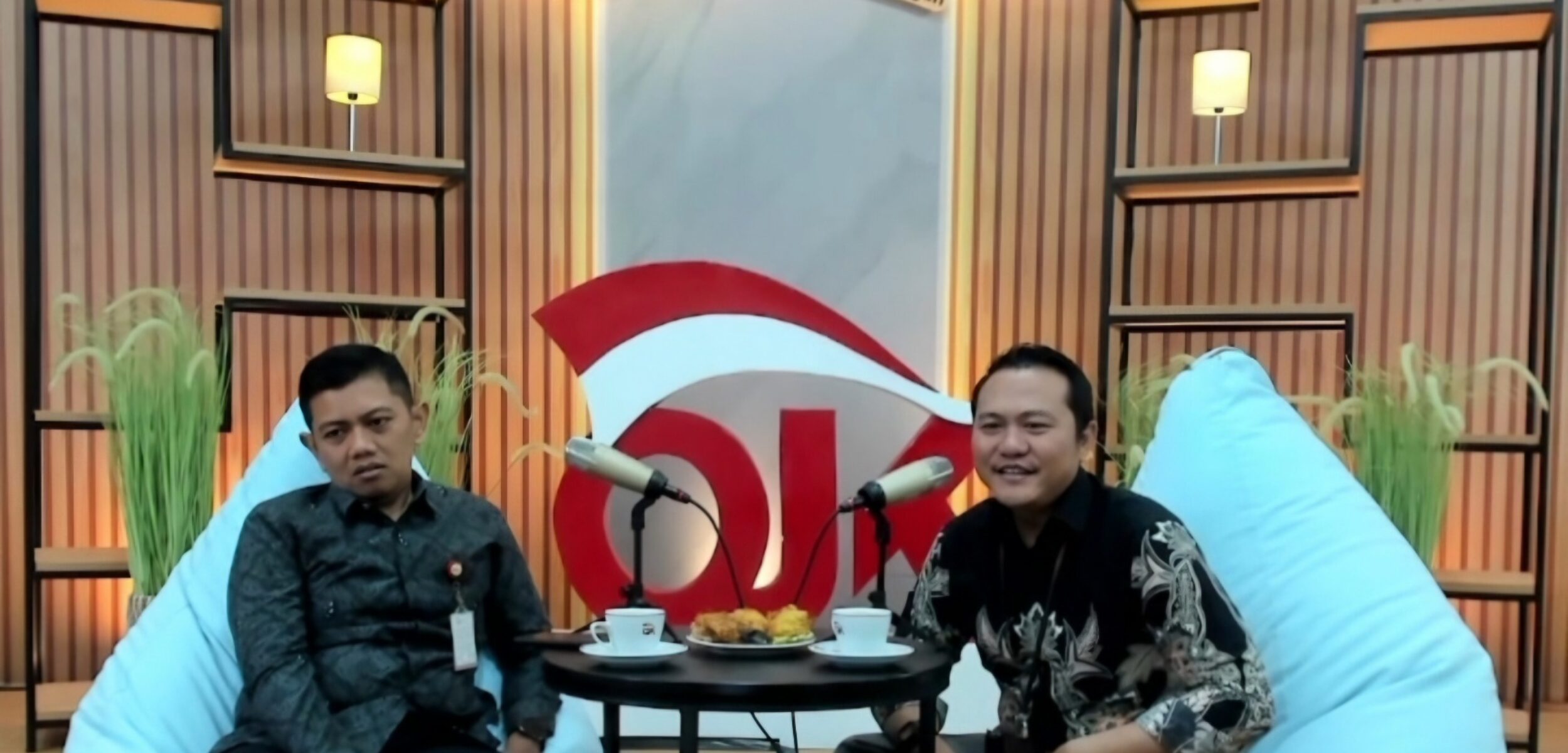 OJK, Keuangan, Literasi, Gaji, Investasi