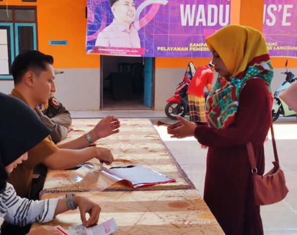 Guru Ngaji di Kecamatan Tempurejo Jember Terima Honor, 5 Menit Langsung Cair