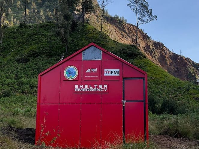 Potret salah satu shelter emergency di Sagara Anak Gunung Rinjani. (Instagram @areioutdoorgear)