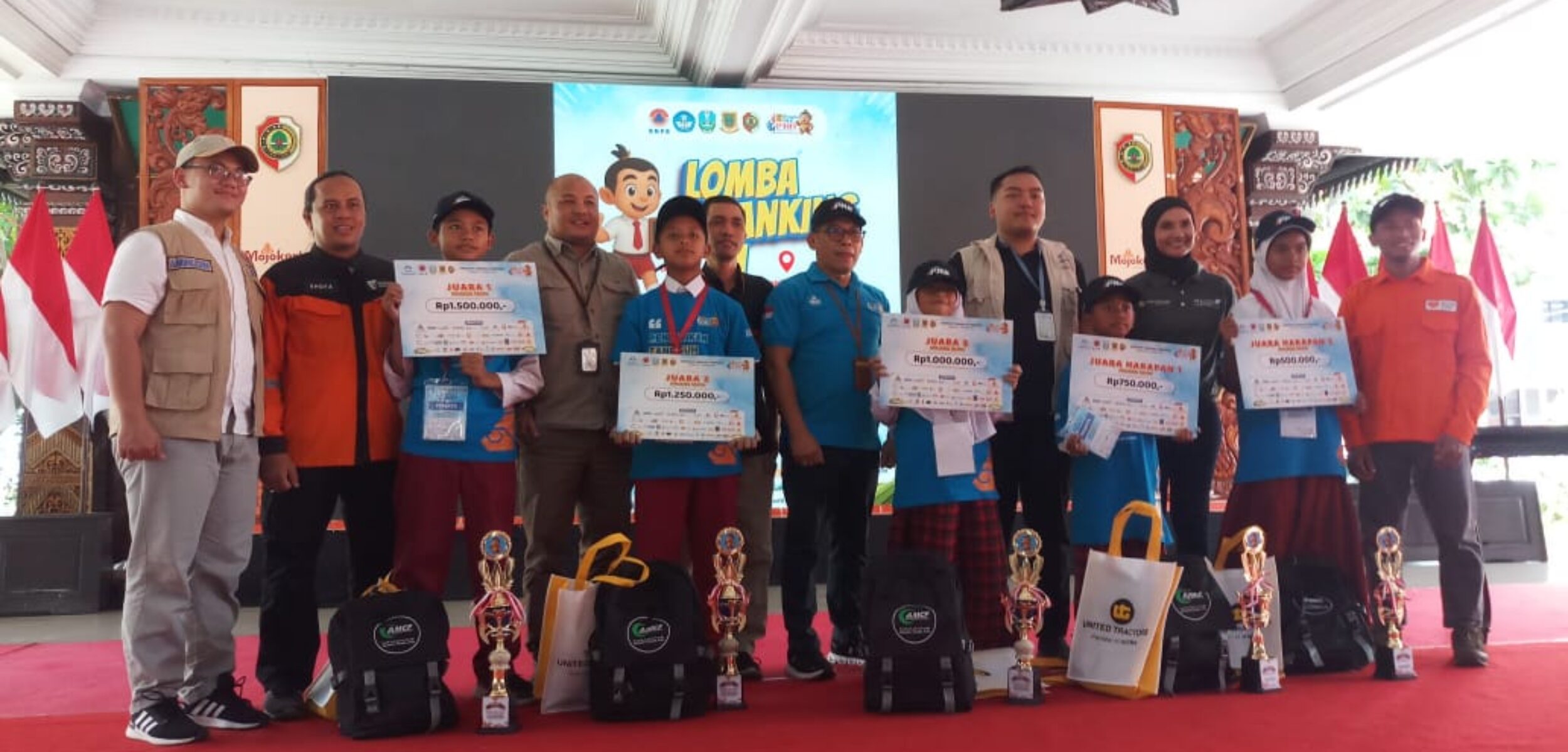 Potret dukungan AMCF dalam kegiatan Lomba Pengurangan Risiko Bencana dengan sasaran siswa/i di Mojokerto Raya. (AMCF / Kabarterdepan.com)