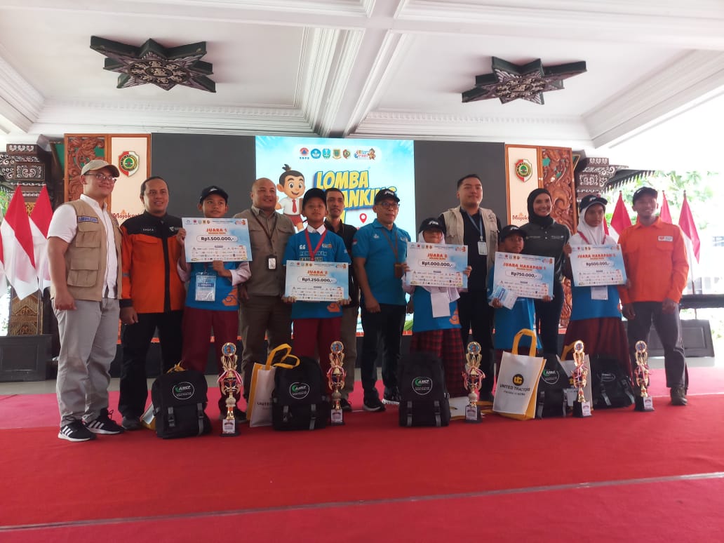 Potret dukungan AMCF dalam kegiatan Lomba Pengurangan Risiko Bencana dengan sasaran siswa/i di Mojokerto Raya. (AMCF / Kabarterdepan.com)