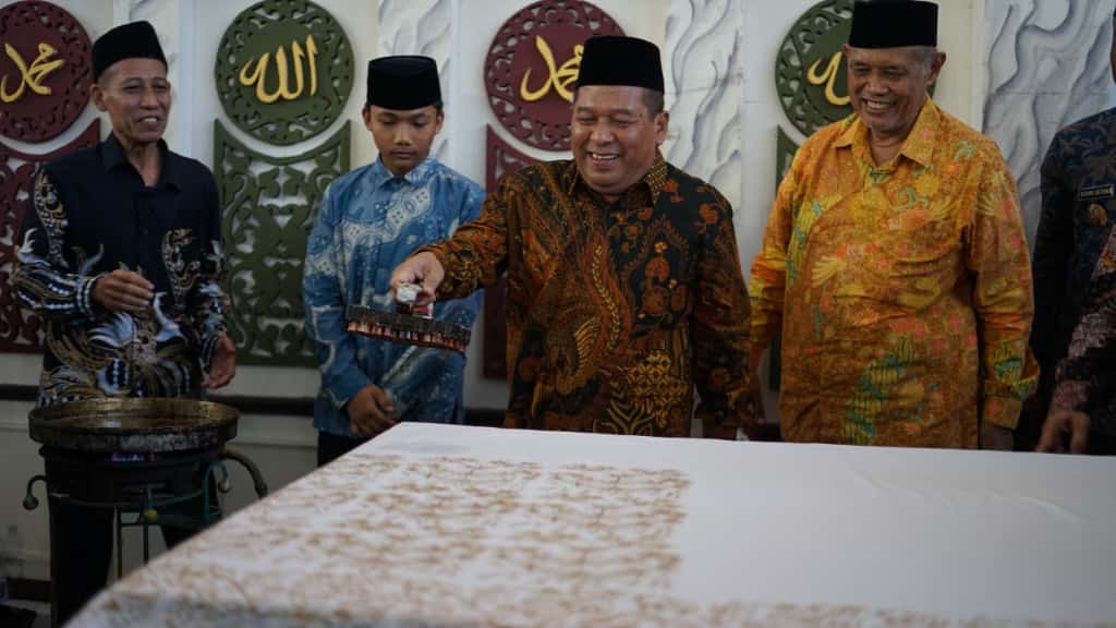 Wakil Bupati Jombang Salmanudin menghadiri SMP Al Furqan Madrasatul Qur’an (MQ) Tebuireng yang sukses menggelar acara akbar Gelar Karya Asesmen Kinerja 2025. (Kominfo Kab Jombang)