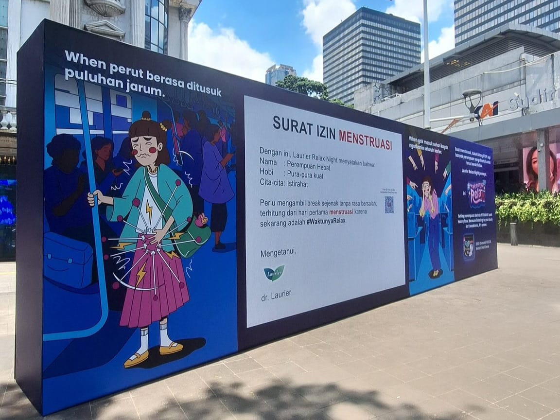 Potret salah satu billboard kampanye Surat Izin Menstruasi. (X @senjataniklir)