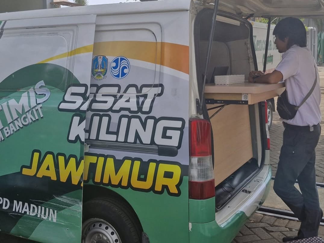 Ilustrasi membayar pajak kendaraan bermotor melalui Samsat Keliling Madiun. (Instagram Samsat Madiun)