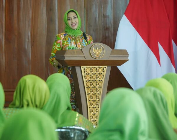 Wali Kota Mojokerto Kukuhkan Kelompok Ta’awun KKS An-Nisa Muslimat NU, Perkuat Benteng Ekonomi Umat