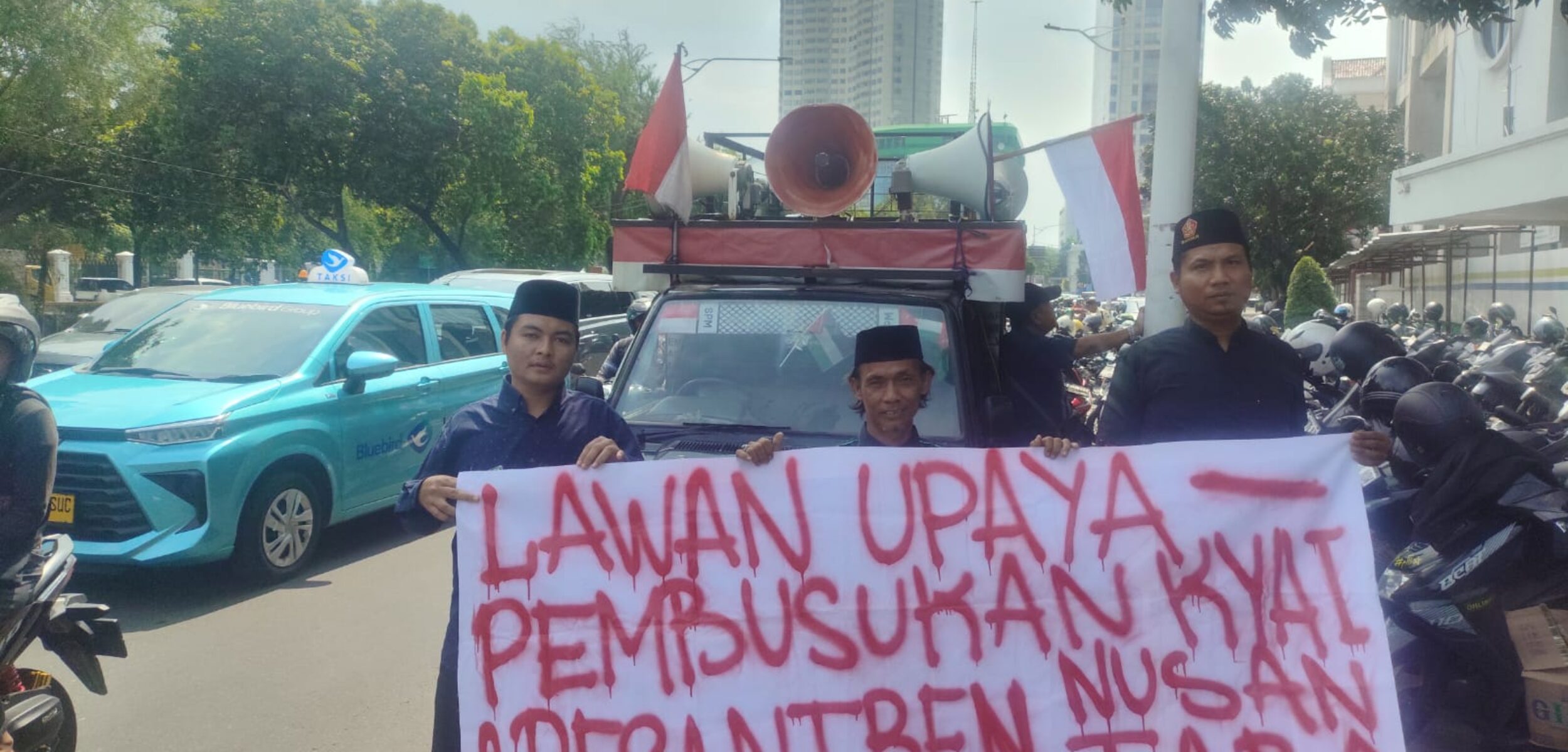 Pejuang Nusantara Indonesia Bersatu (PNIB) melakukan Aksi Bela Kiai. (Istimewa)