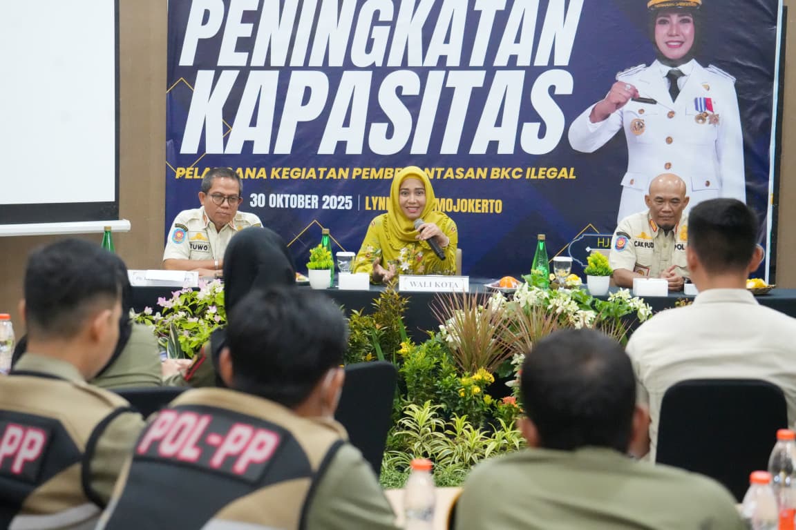 Wali Kota Mojokerto Ika Puspitasari memberikan sambutan dalam kegiatan Peningkatan Kapasitas Pelaksana Kegiatan Pemberantasan Barang Kena Cukai Ilegal Tahun 2025. (Kominfo Kota Mojokerto)
