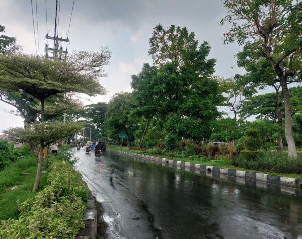 Antisipasi Cuaca Ekstrem, Pemkot Surabaya Perbaiki Saluran Air dan Berikan Informasi Cuaca Terkini