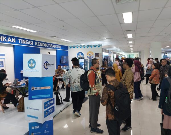 Mendikti Saintek: Kolaborasi Kampus–Industri Kunci Ciptakan Inovasi dan Kurangi Pengangguran