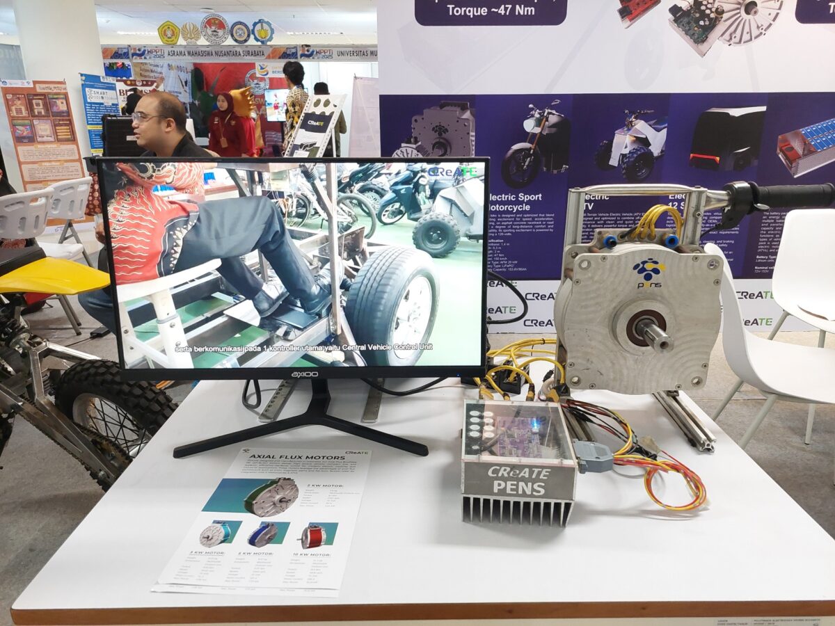 Motor listrik hasil riset PENS yang dipamerkan di Konferensi Puncak Pendidikan Tinggi Indonesia (KPPTI). (Husni Habib/Kabarterdepan.com)