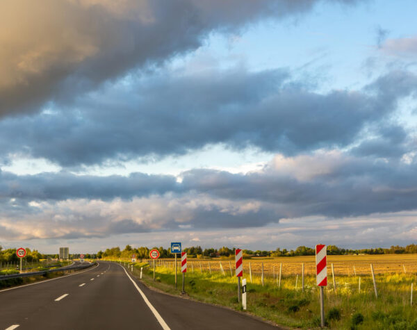 Cuaca Jawa Barat Besok Weekend, BMKG Prakirakan Berawan hingga Hujan