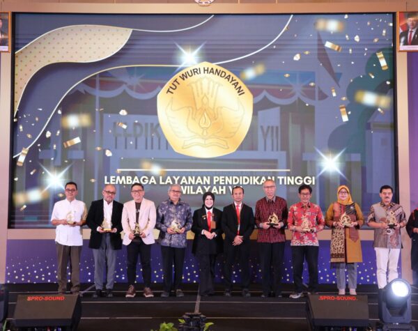 Unusa Raih 2 Penghargaan Bergengsi di Anugerah Kampus Unggulan 2025 LLDikti Wilayah VII