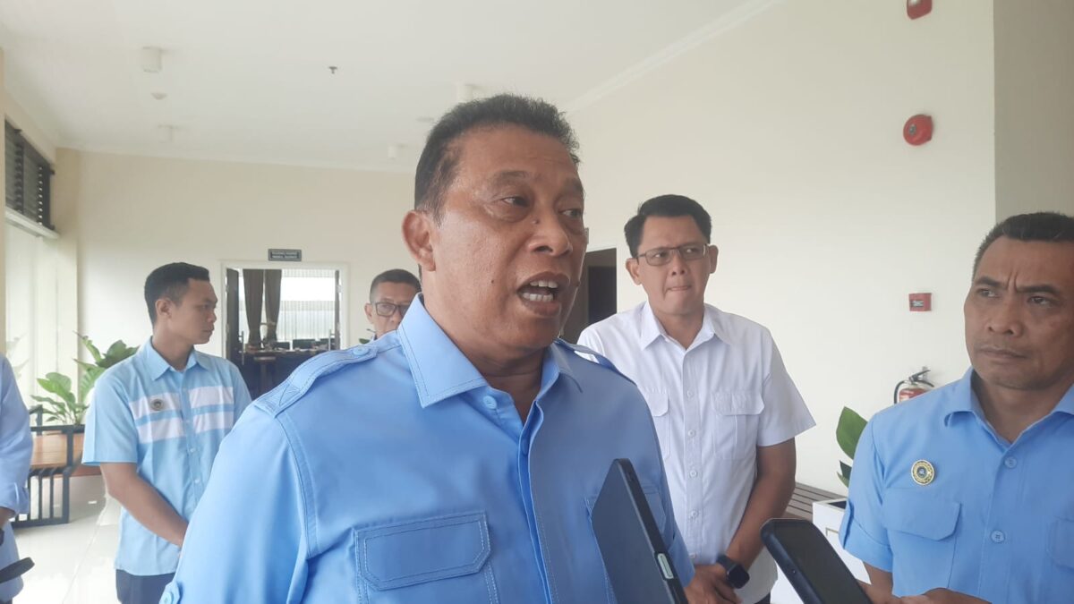 Deputi Bidang Pemantauan dan Pengawasan Badan Gizi Nasional (BGN) Dadang Hendrayuda saat diwawancarai di lingkunagn Sekretariat Daerah (Setda) Pemerintah Kabupaten (Pemkab) Sleman, Rabu (5/11/2025). (Hadid Husaini/kabarterdepan.com)