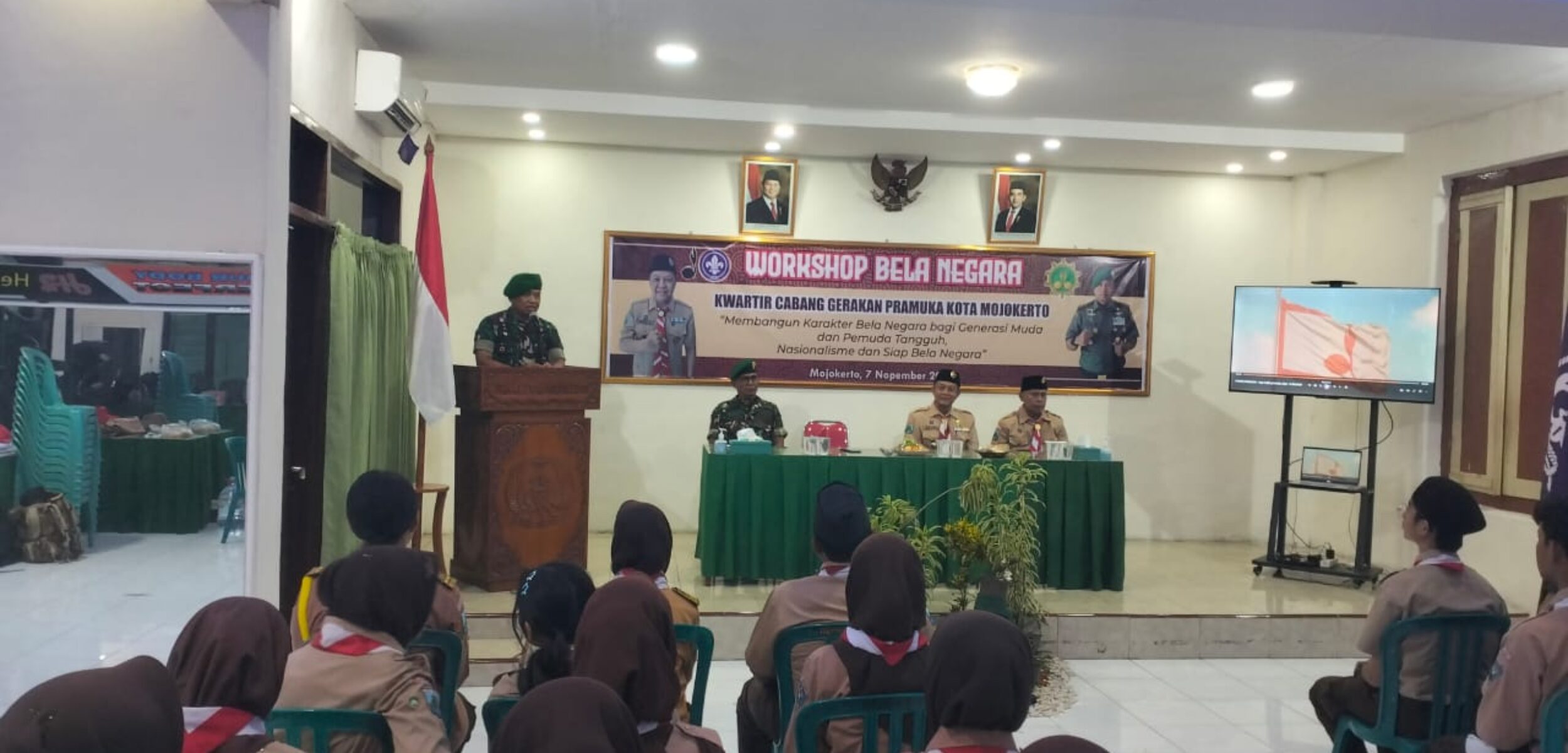 Pelatihan workshop bela negara oleh Kwarcab Pramuka Kota Mojokerto. (Yusi/kabarterdepan.com)