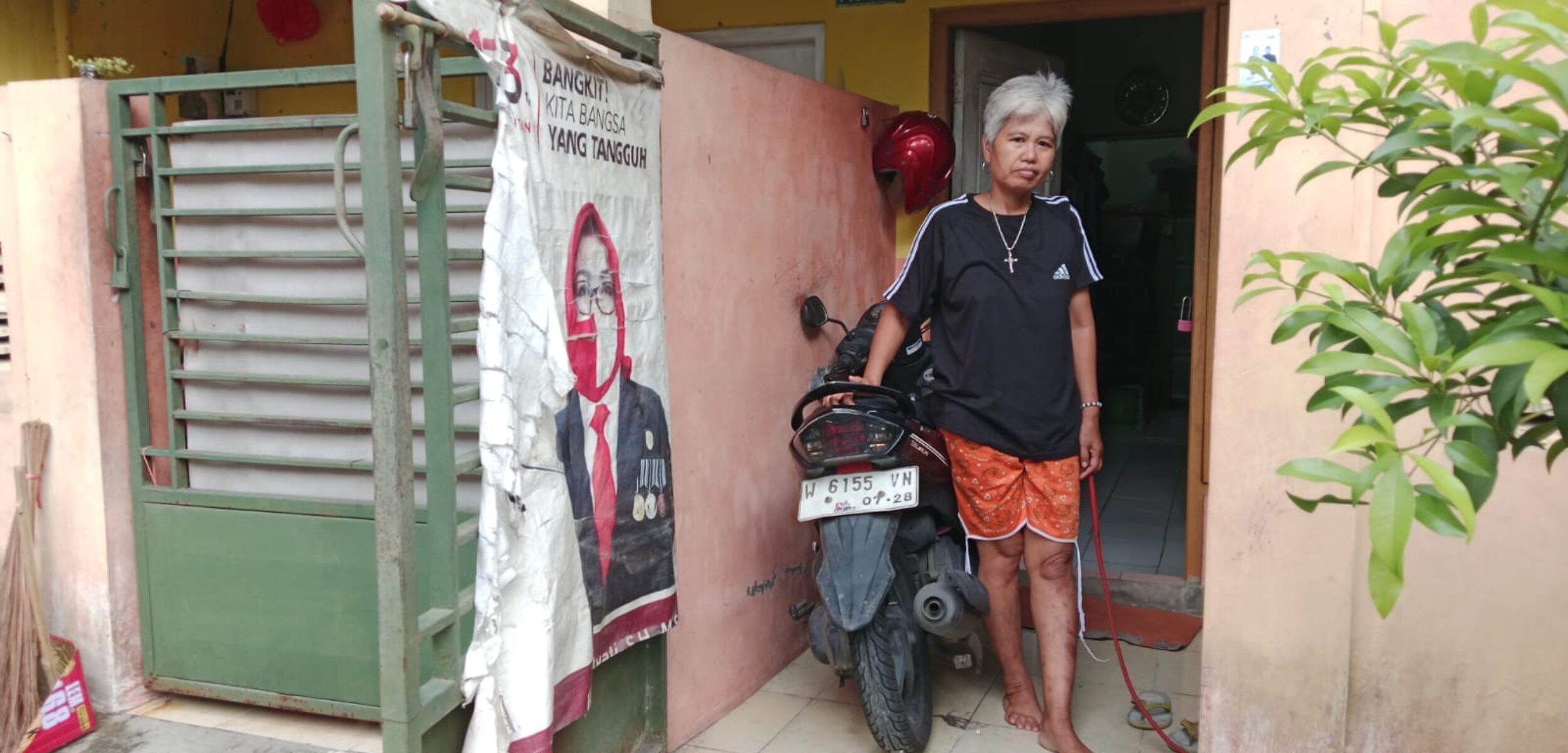 Warga Kota Mojokerto yang terdampak dari air PDAM mati. (Innka Cristy Natalia/kabarterdepan.com) 