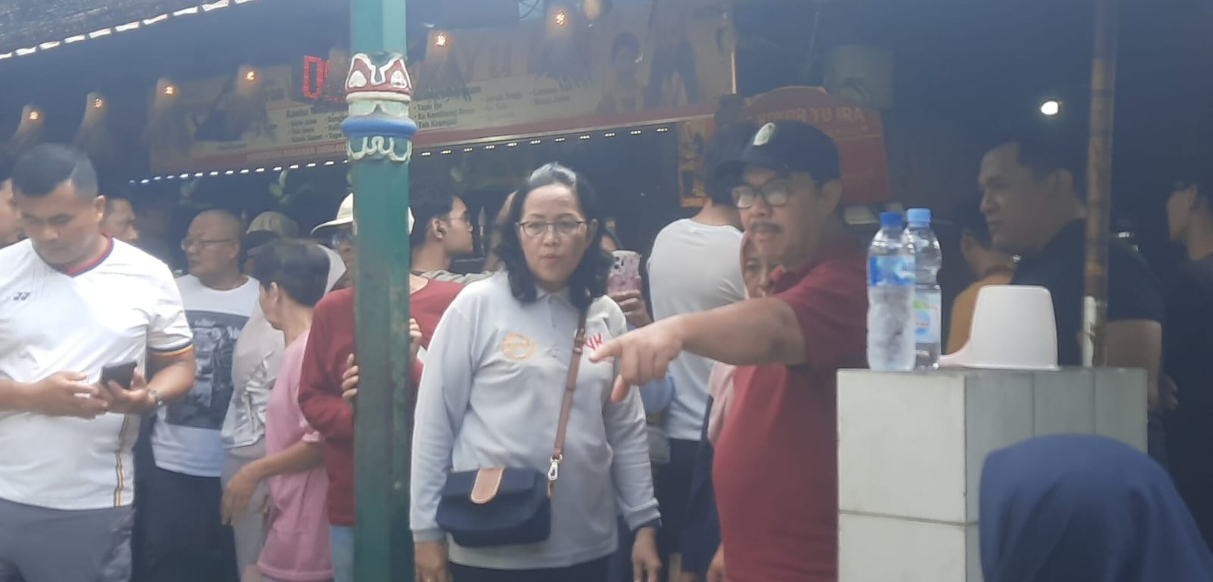 IMG 20251109 WA0039 1 Wali Kota Yogyakarta Hasto Wardoyo saat mengunjungi Pasar Ngasem, Kraton, Yogyakarta, Minggu (9/11/2025). (Hadid Husaini/kabarterdepan.com).