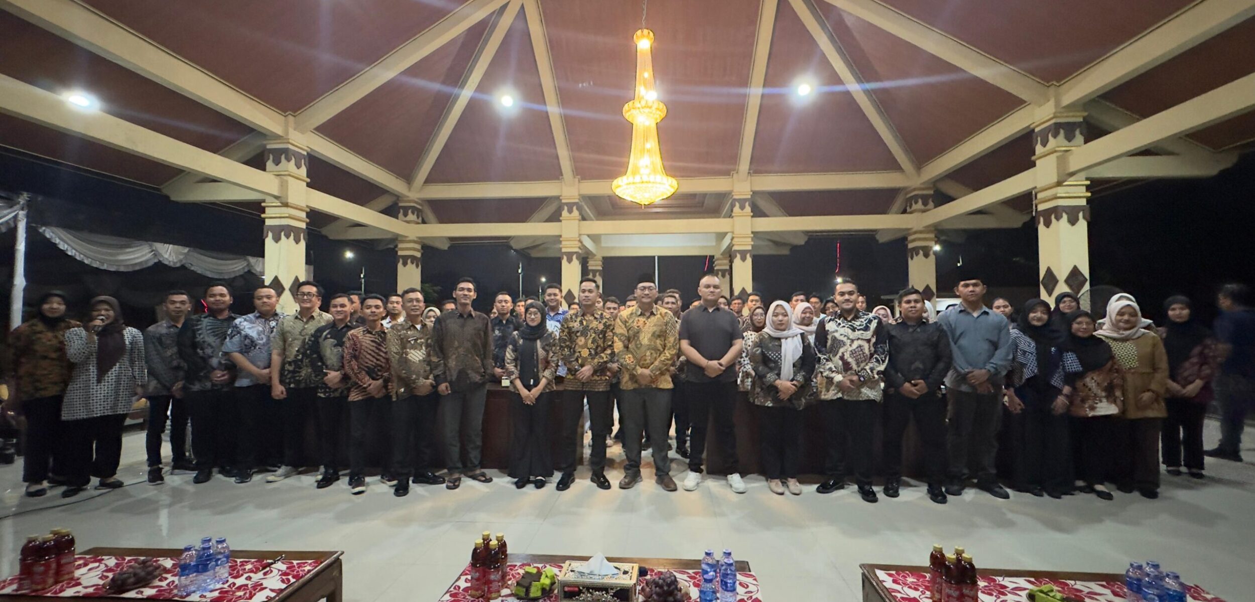 Wakil Bupati Mojokerto Muhammad Rizal Octavian dalam kegiatan Bimbingan Teknis (Bimtek) Pembahasan Petunjuk Teknis (Juknis) Revisi III Program Makan Bergizi Gratis (MBG). (Kominfo Kab Mojokerto)