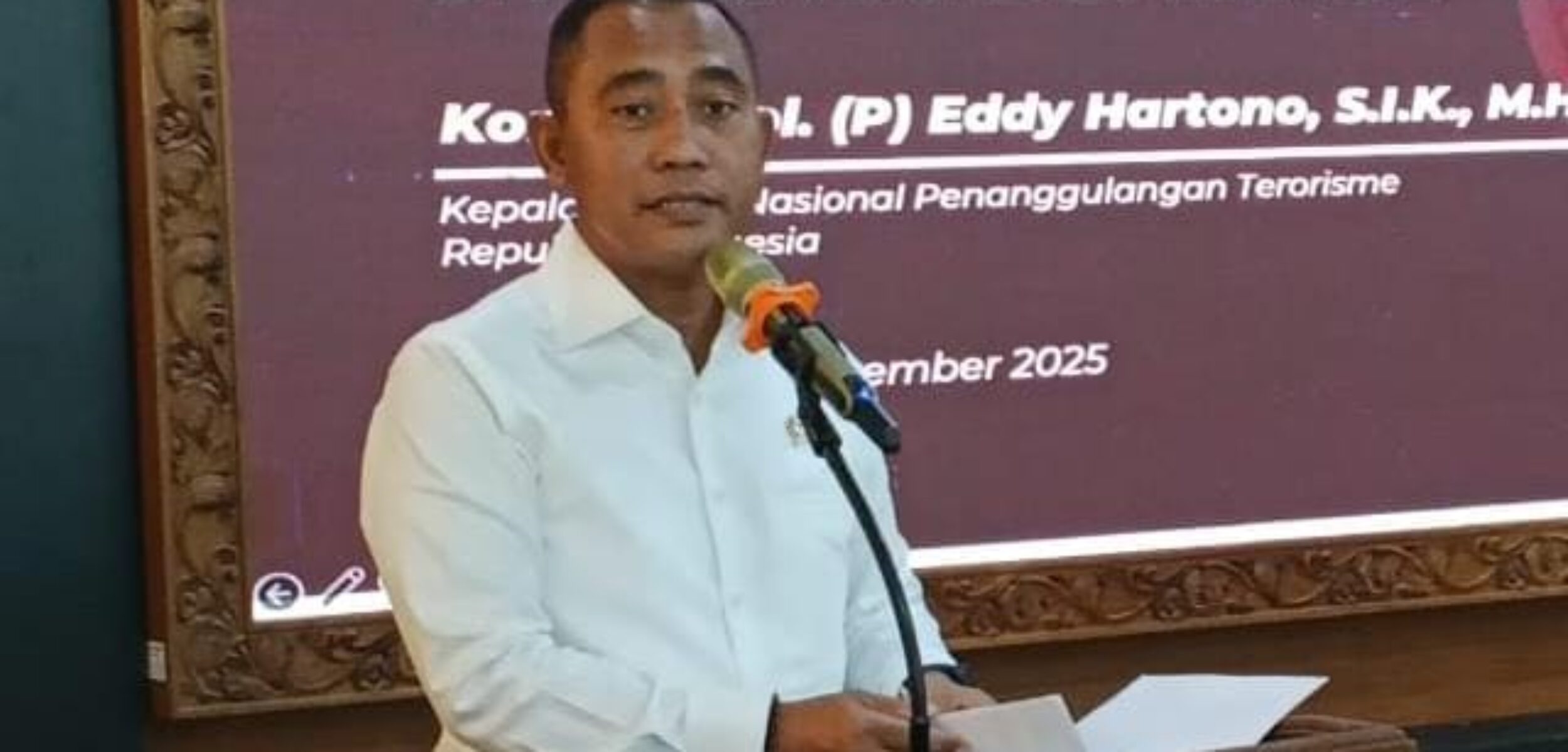 Kepala BNPT-RI, Komjen Pol Eddy Hartono, saat giat di ruang pertemuan Sekda Blora. (Foto: Rengga/kabarterdepan.com)