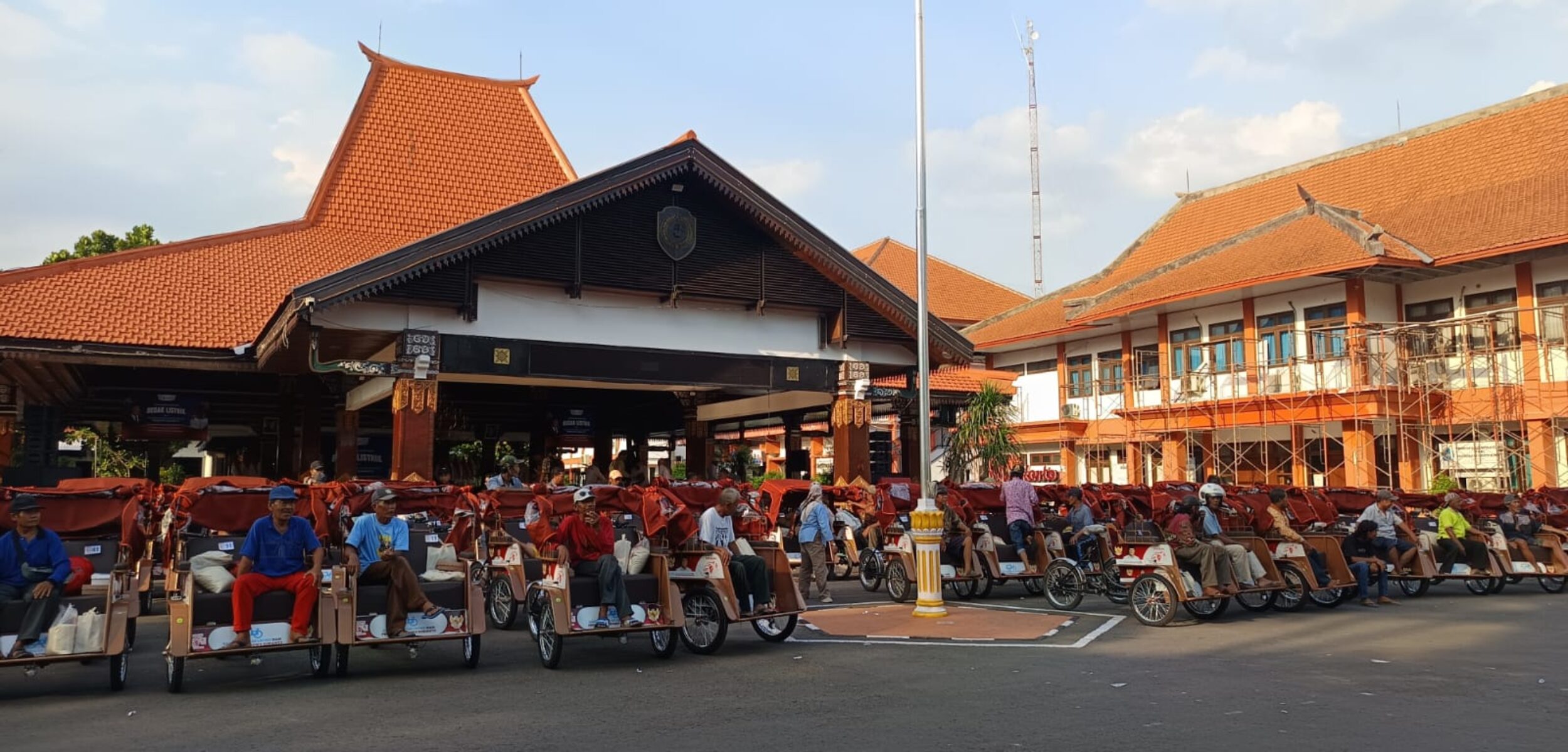 Senangnya Penerima Becak Listrik di Kabupaten Mojokerto: Sangat Membantu