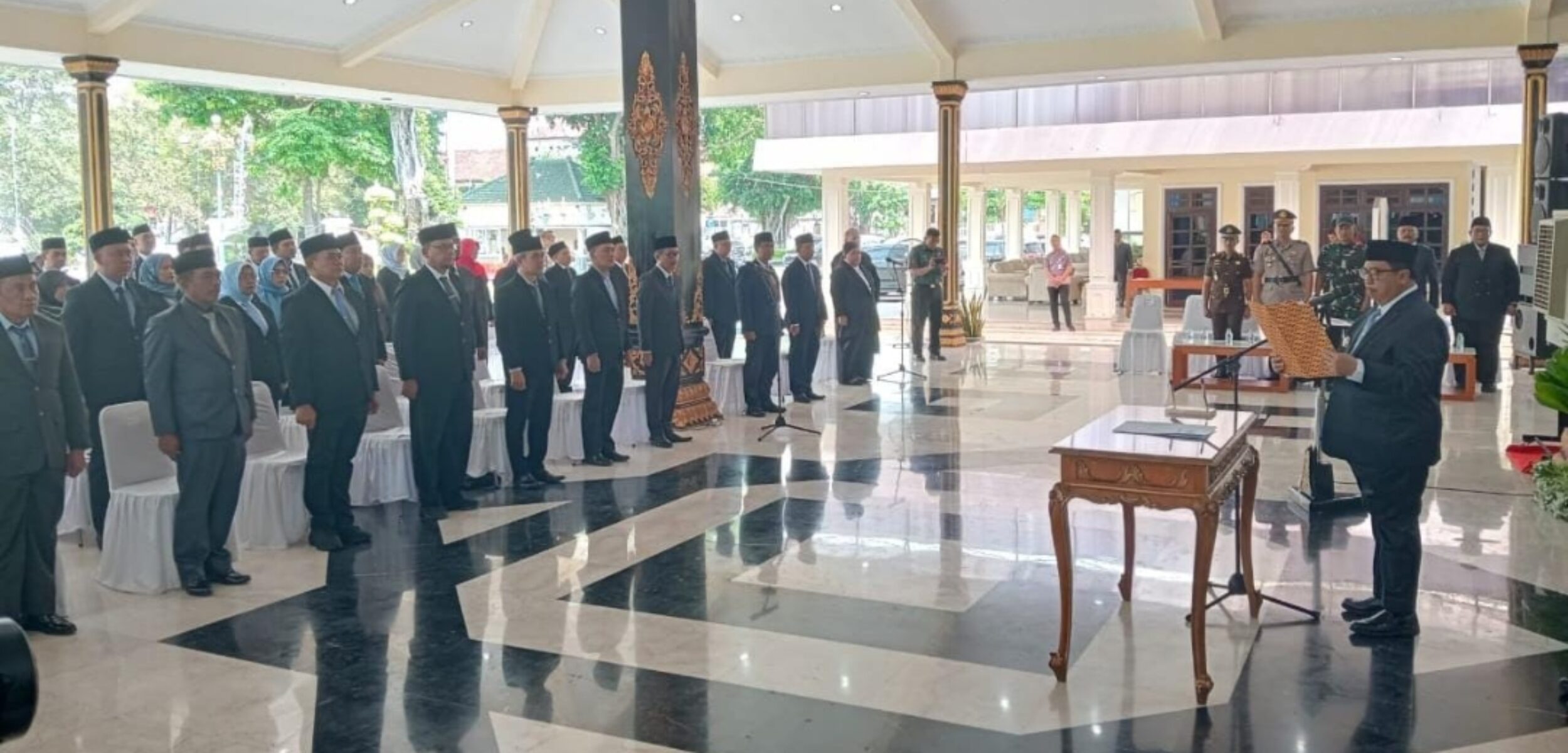 pelantikan 66 Pejabat di pendopo Kabupaten Jombang. (Karimatul Maslahah/kabarterdepan.com) 