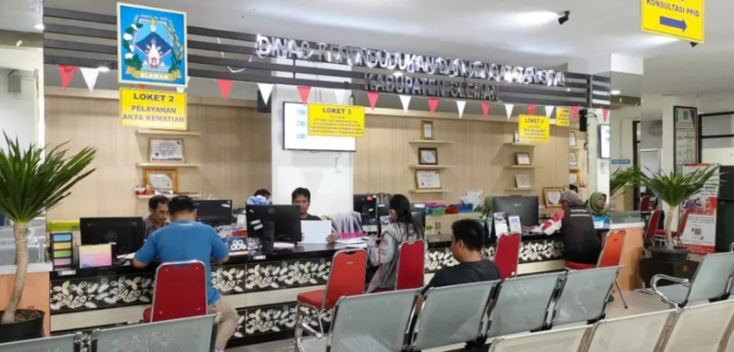 Layanan Disdukcapil Sleman. (Disdukcapil.slemankab.com)