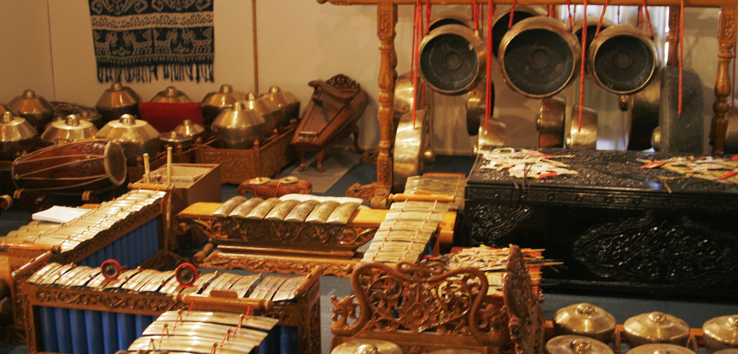 Traditional indonesian instruments02