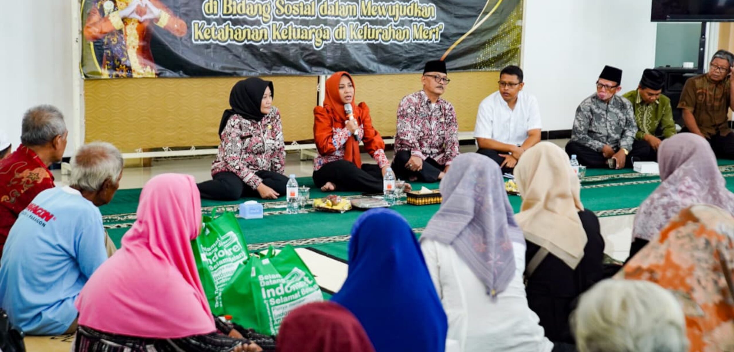 Wali Kota Mojokerto Ika Puspitasari saat membuka kegiatan Sinergi dan Kolaborasi Posyandu di Bidang Sosial dalam Mewujudkan Ketahanan Keluarga. (Kominfo Kota Mojokerto)