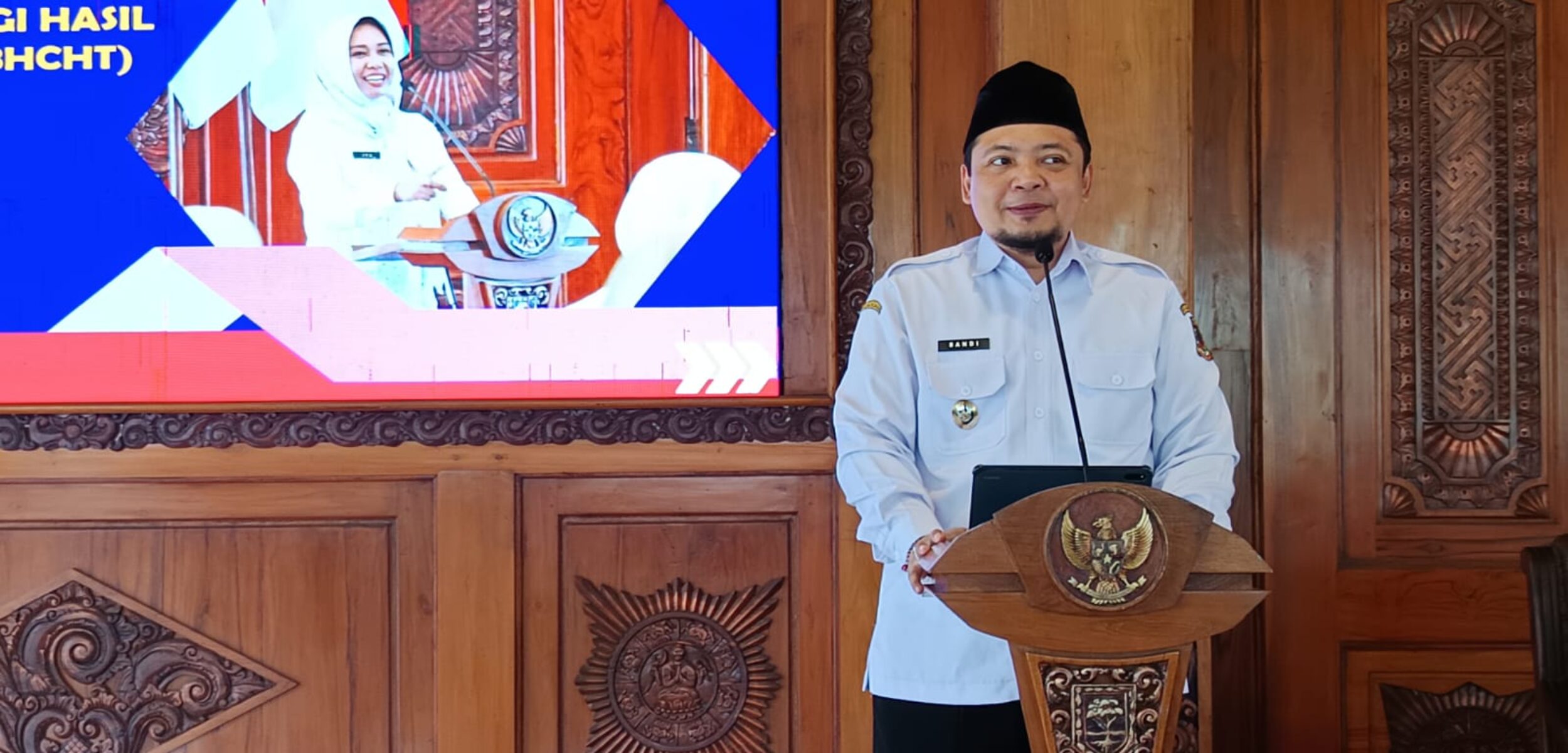 Wakil Wali Kota Mojokerto Rachman Sidharta Arisandi saat memberikan sambutan dalam sosialisasi tenaga kerja bagi pekerja rentan melalui Dana Bagi Hasil Cukai Hasil Tembakau (DBHCHT) Tahun 2025. (Ezra/Kabarterdepan.com)