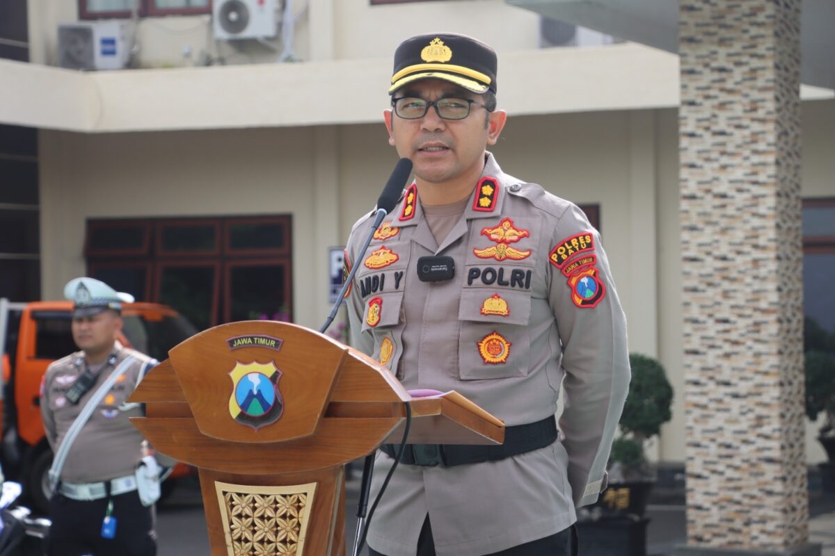 WhatsApp Image 2025 11 13 at 12.16.50 PM 1 Kapolres Batu, AKBP Andi Yudha Pranata, S.H., S.I.K., M.Si., saat menyampaikan kebanggaan dan apresiasi atas capaian penghargaan peringkat 1. (Yan)